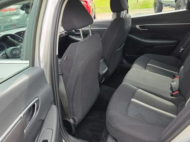 Used 2023 Silver Hyundai SEL image 7