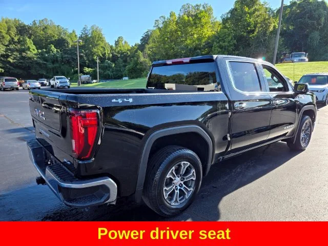 Used 2025 Onyx Black GMC SLT image 9