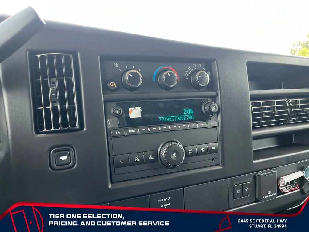 New 2026 Summit White GMC Work Van image 21