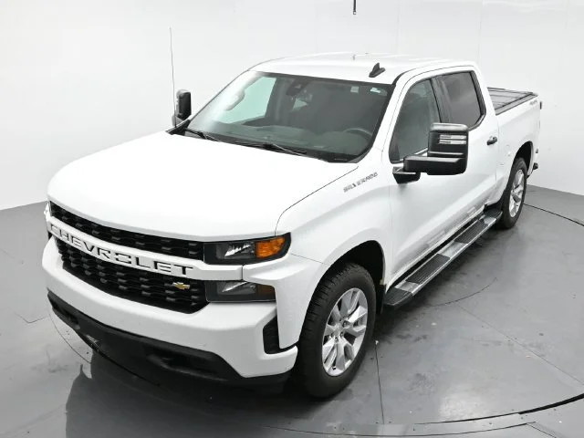 Used 2021 SUMMIT WHITE Chevrolet Custom image 19
