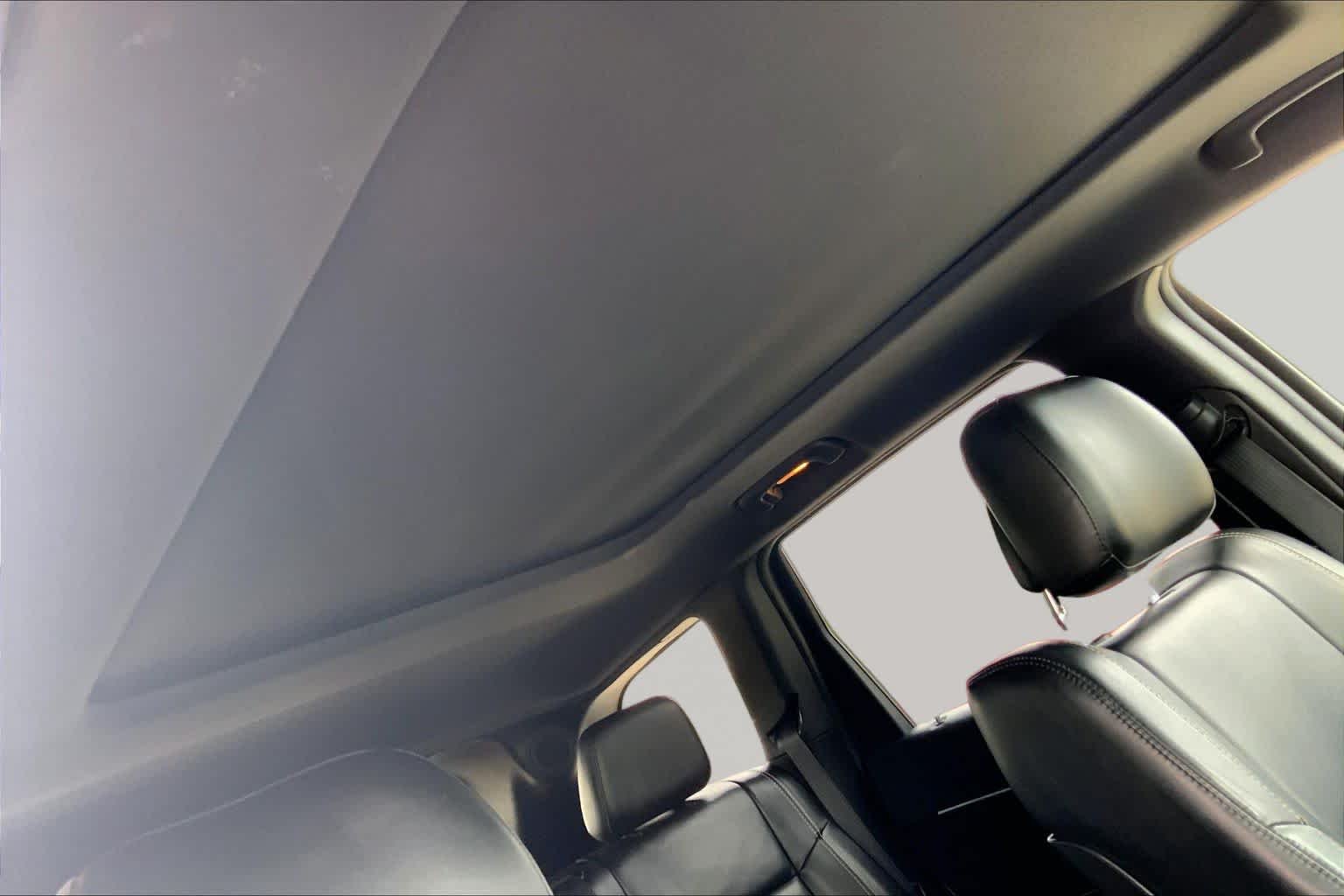 Used 2015 Granite Crystal Metallic Clearcoat Jeep Limited image 13