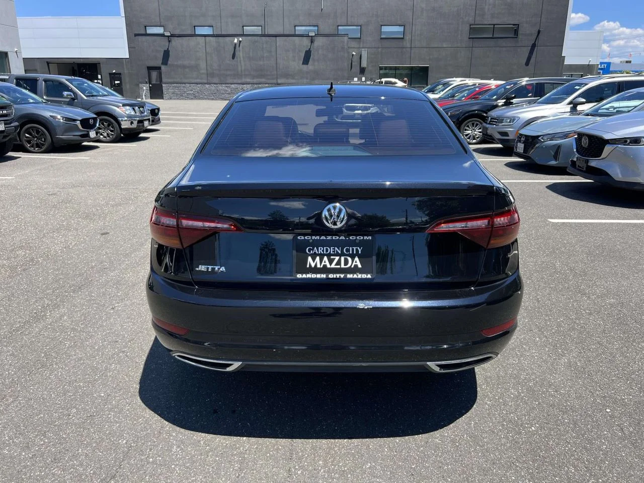 Used 2019 Deep Black Volkswagen 1.4T R-Line image 13
