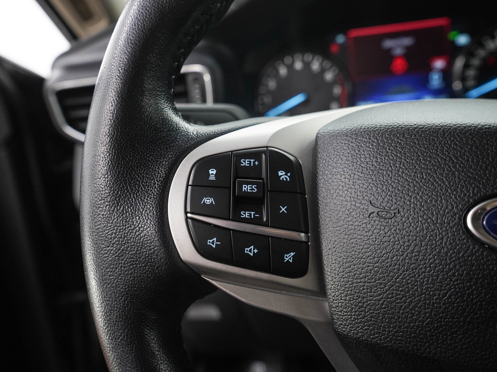 Used 2023  Ford Limited 4WD image 28