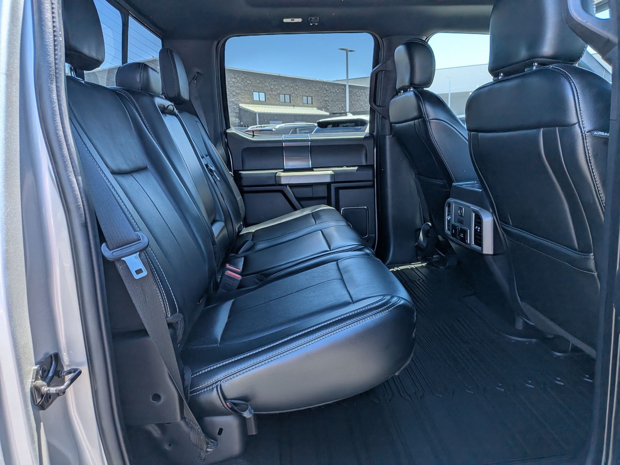 Used 2019 Ingot Silver Metallic Ford LARIAT image 29