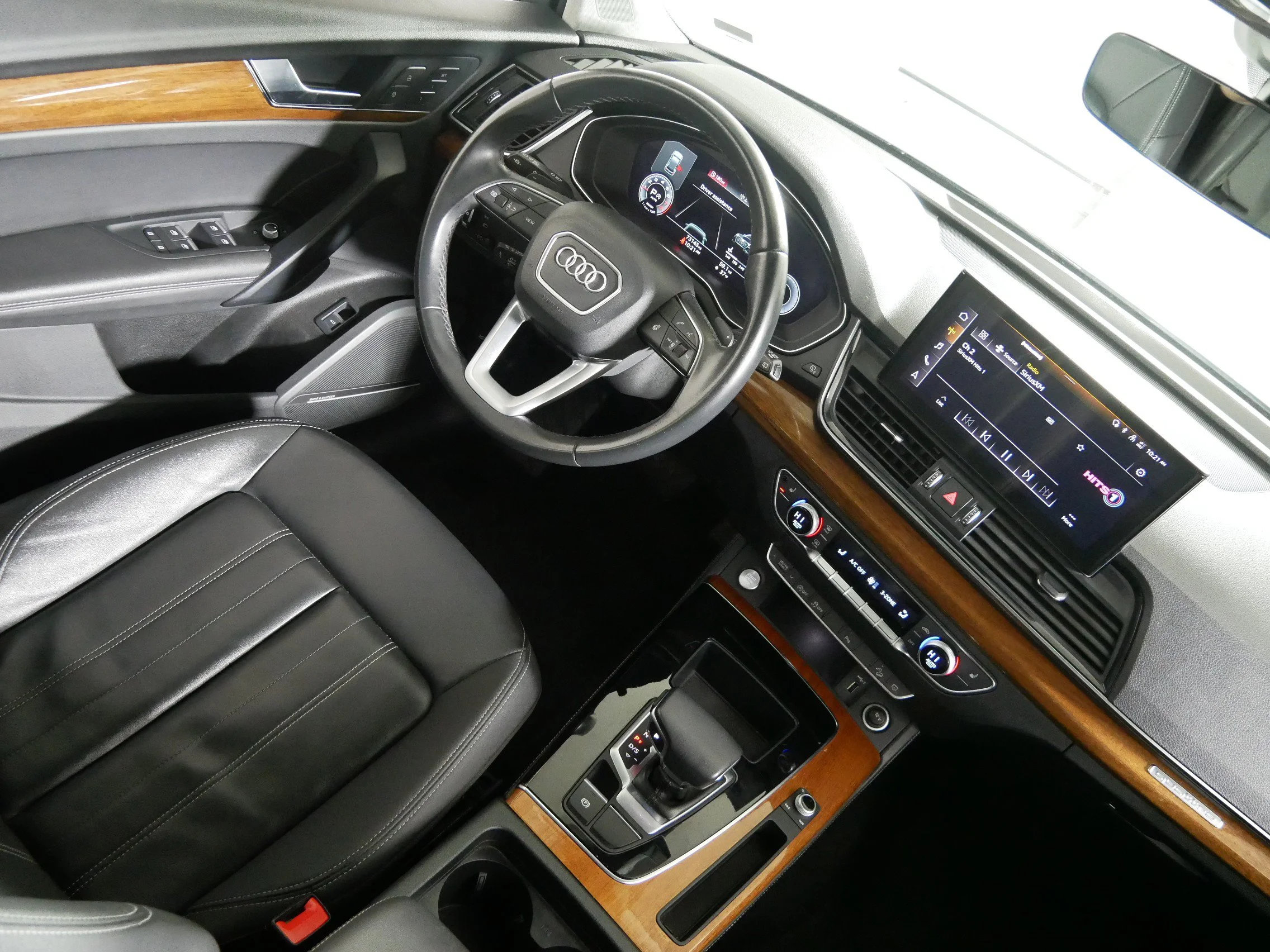 Used 2023 Florett Silver Metallic Audi S line Premium Plus image 9