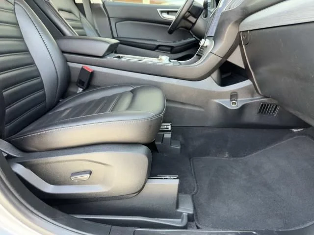Used 2022 Silver Ford SEL image 40