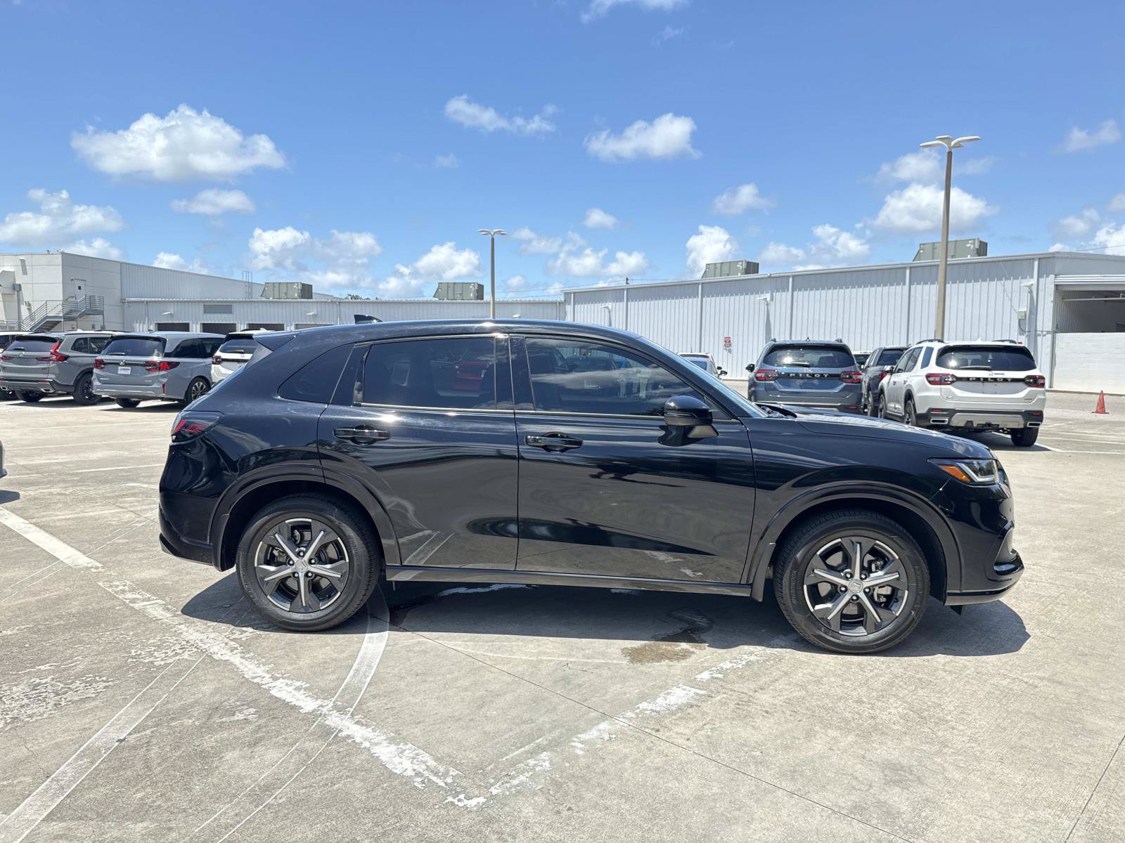 Used 2024 Crystal Black Pearl Honda EX-L image 5