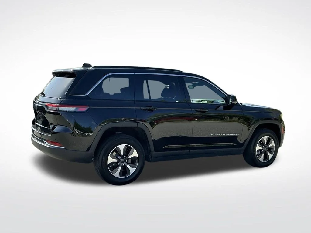 Used 2024 Black Jeep 4xe image 18