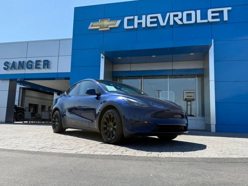 Used 2024 Blue Tesla Long Range image 2