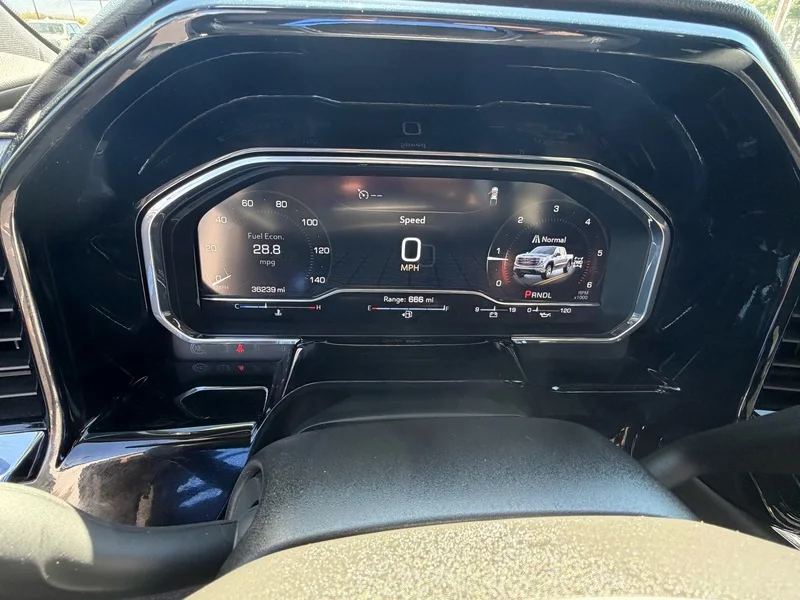 Used 2024 Summit White GMC SLE image 9