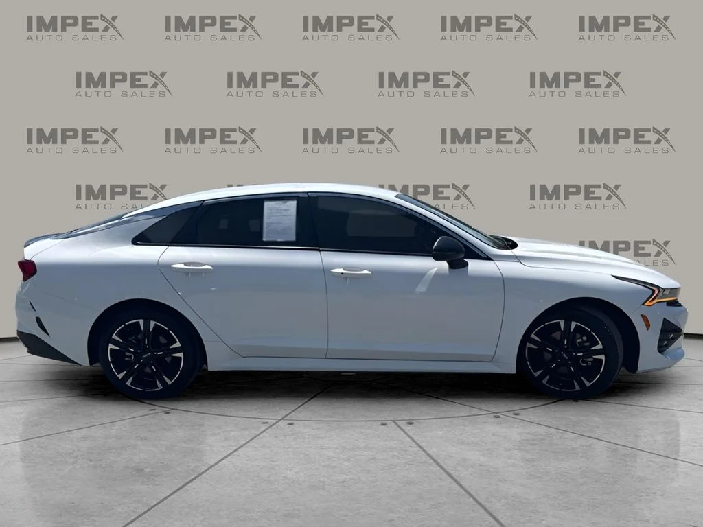 Used 2024 White Kia GT-Line image 6