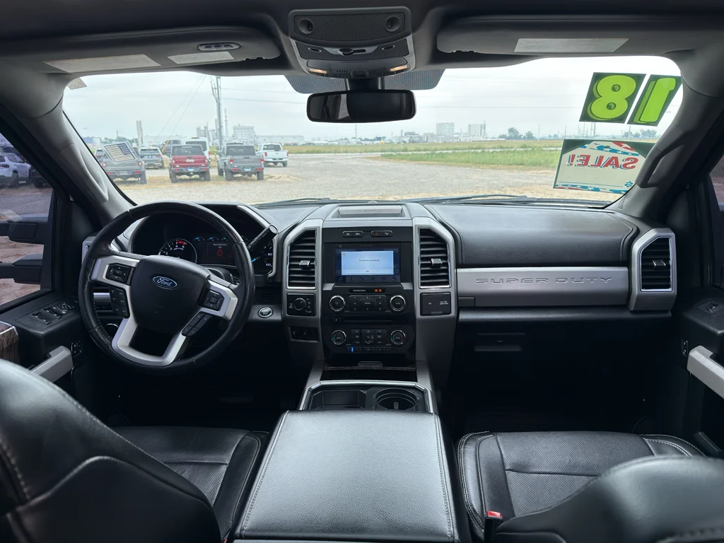 Used 2018 White Platinum Metallic Tri-Coat Ford LARIAT image 14