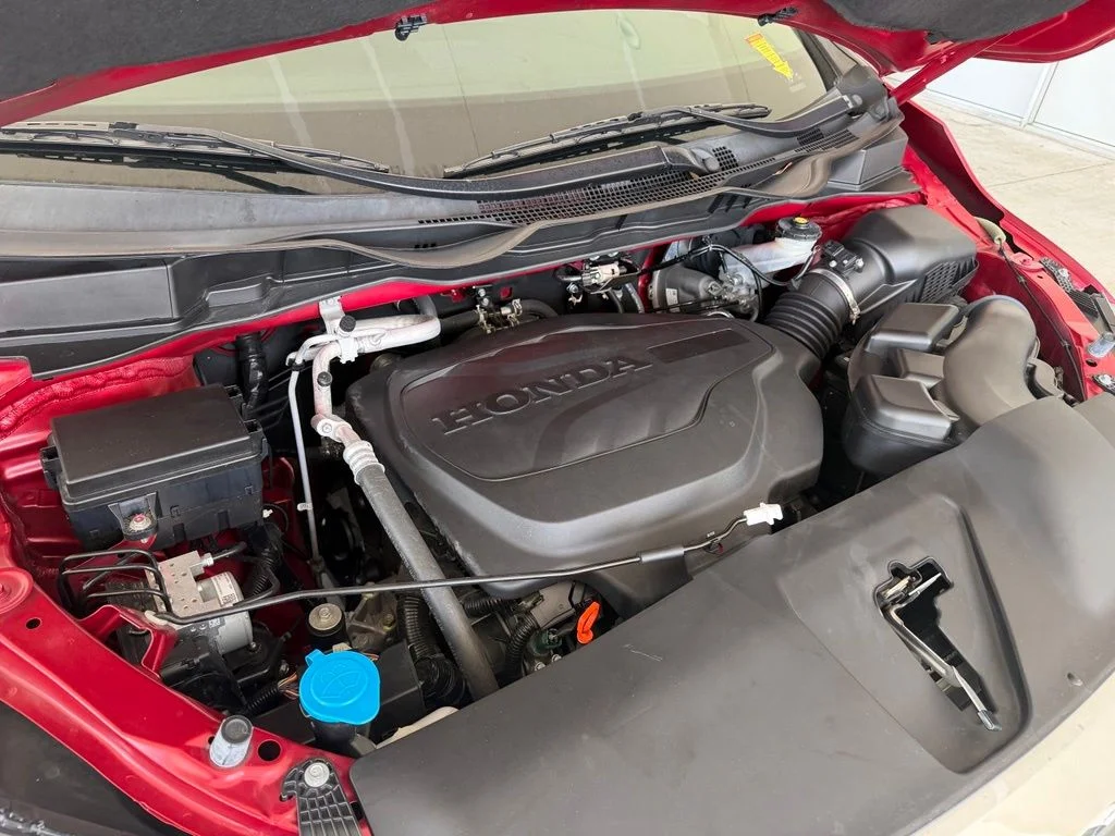 Used 2023 Red Honda Touring image 13