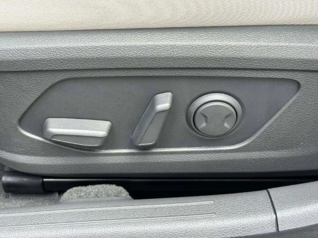 Used 2023 Carbon Blue Hyundai SEL image 19