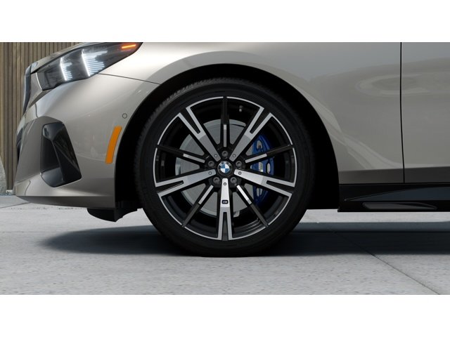 New 2027 Oxide Grey Metallic BMW 530i image 7