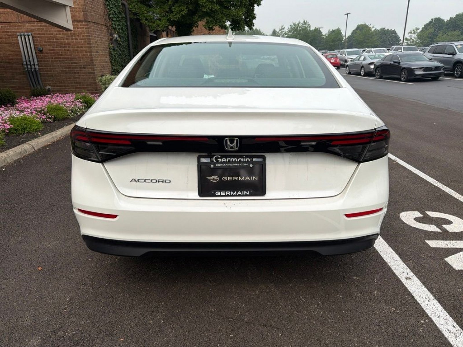 Certified Used 2024 Platinum White Pearl Honda EX image 7