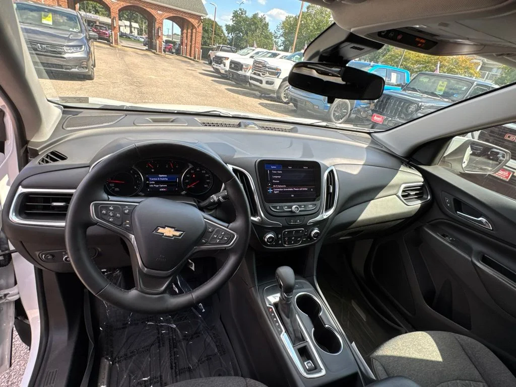 Used 2023 White Chevrolet LT image 19