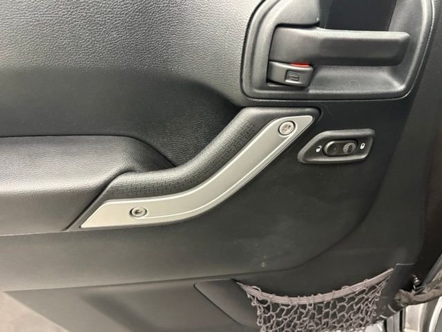 Used 2016 Gray Jeep Unlimited Sahara image 12