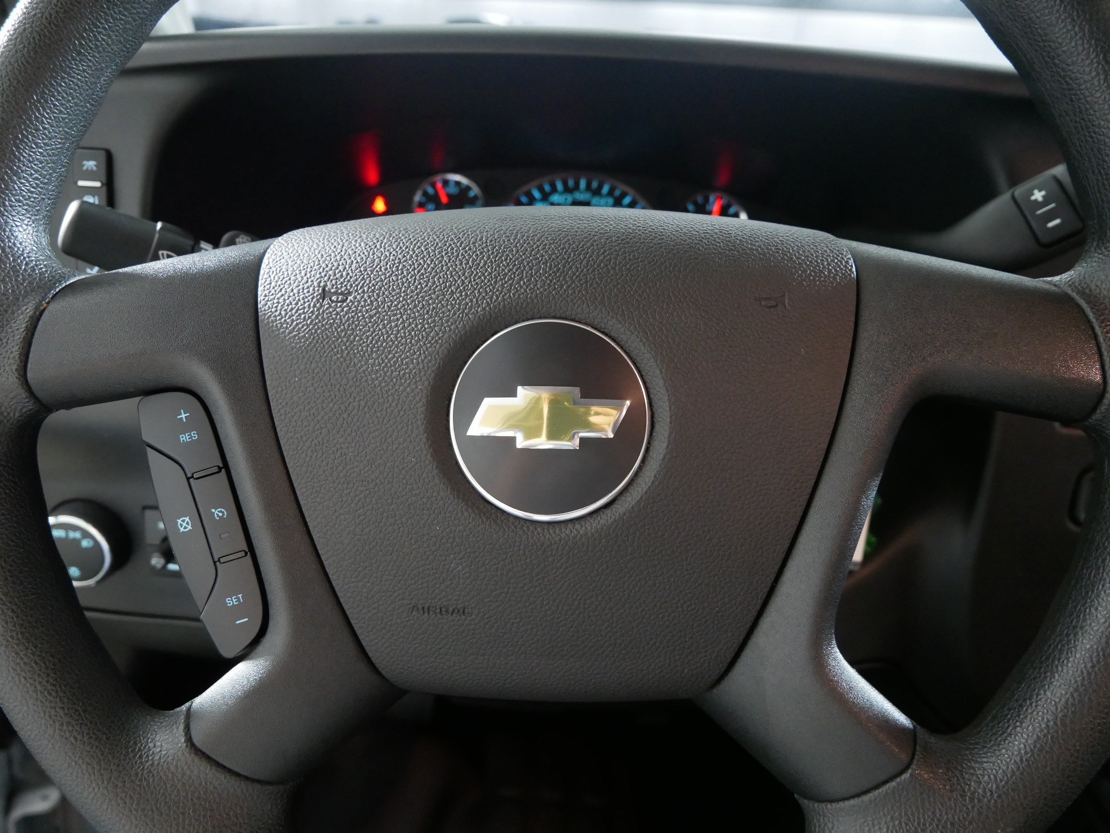 Used 2025 Summit White Chevrolet WT image 25