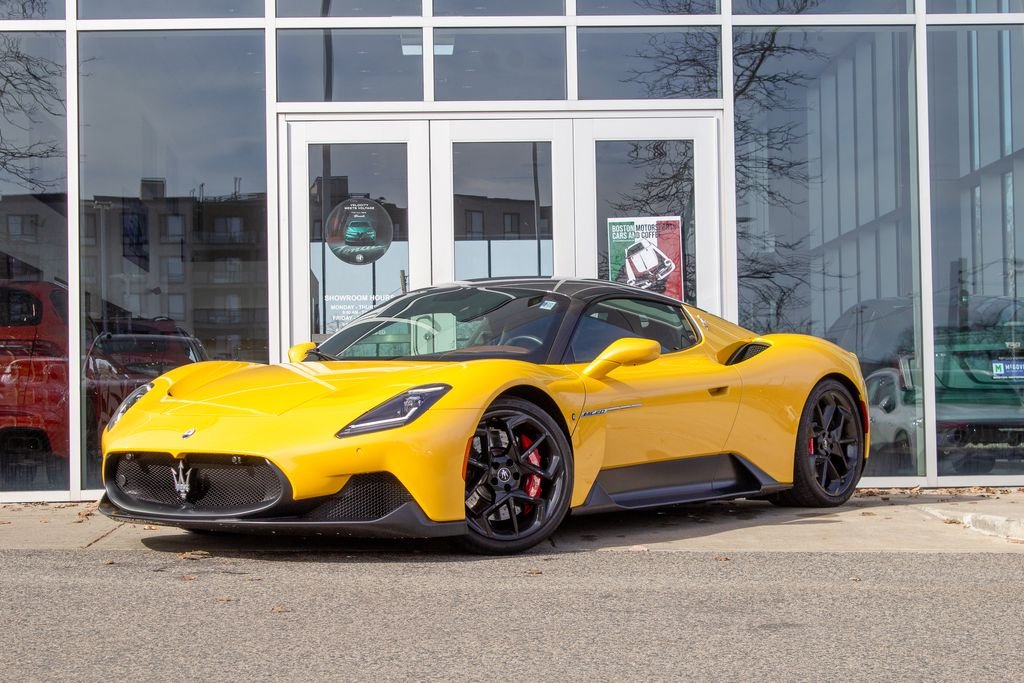 Used 2022 Yellow Maserati Base image 1