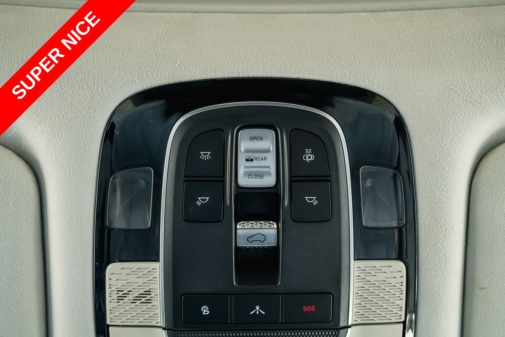 Used 2021 Black Hyundai Calligraphy image 20