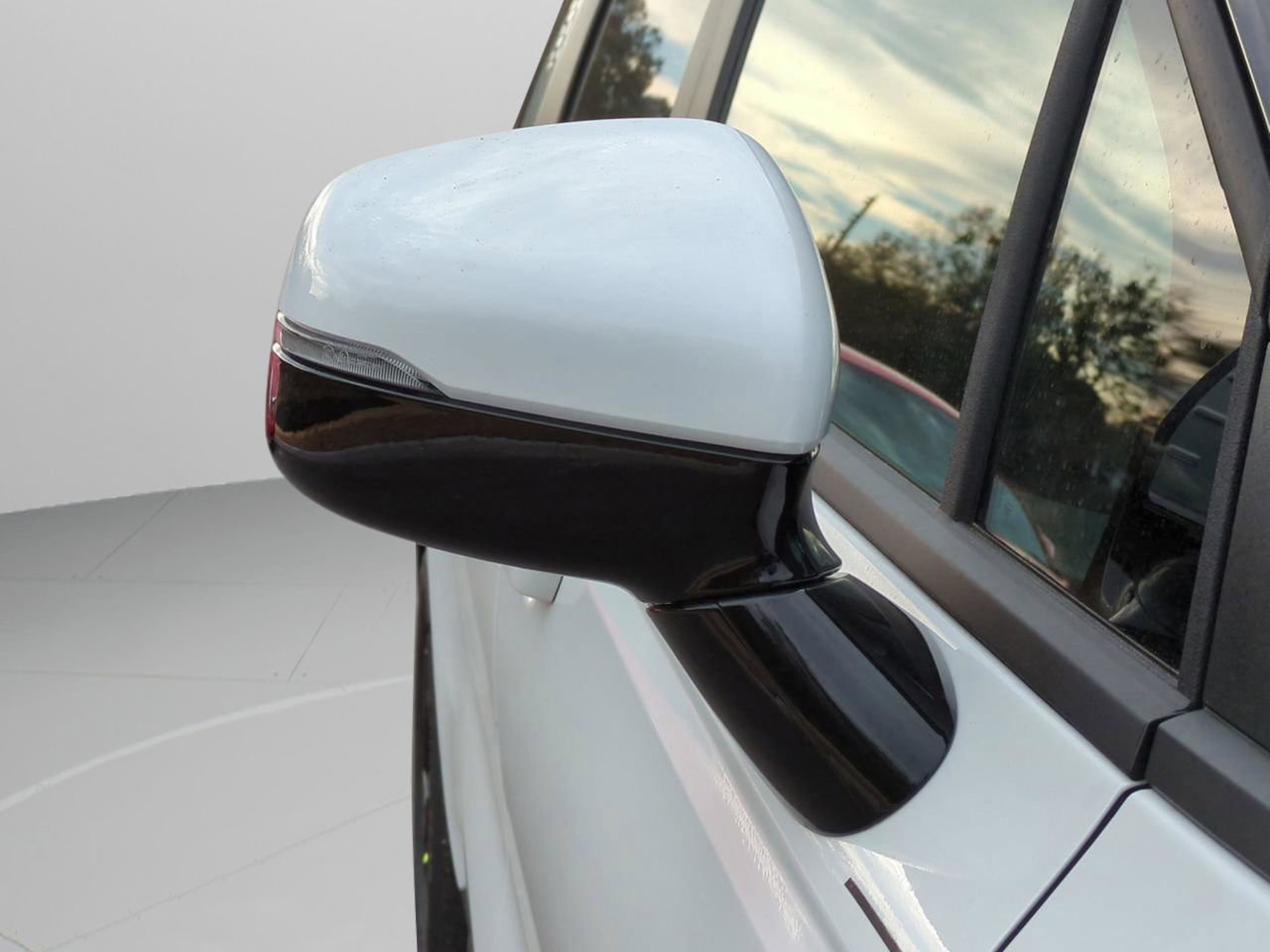 New 2026 Snow White Pearl Kia EX image 12