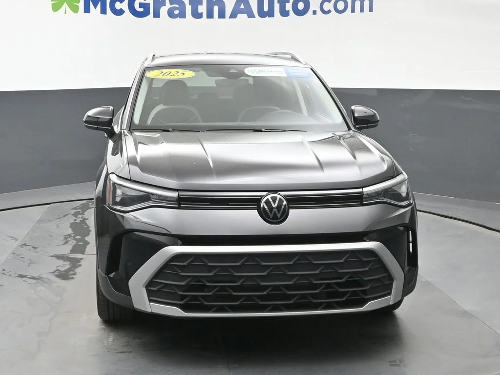 Used 2025 Black Volkswagen 1.5T SE image 5