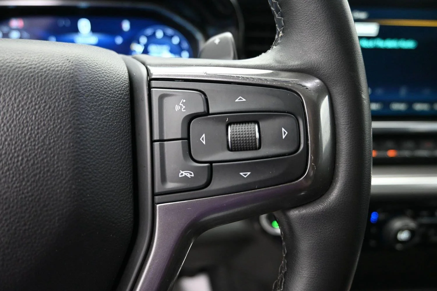 Used 2025 Black Chevrolet High Country image 31