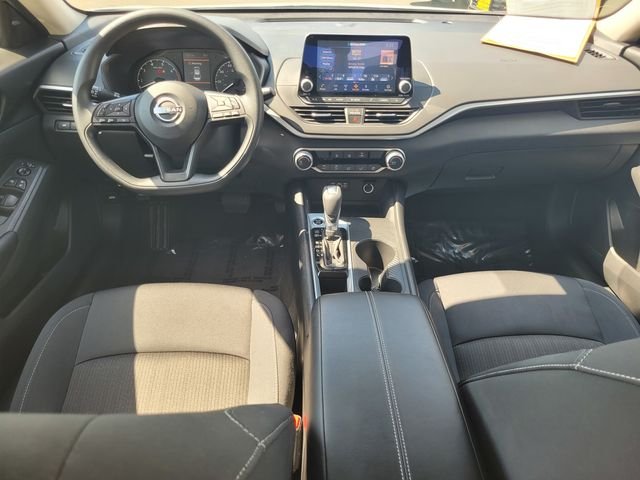 Used 2025 White Nissan 2.5 S image 16