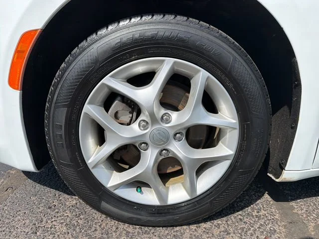 Used 2018 White Chrysler Touring L Plus image 11