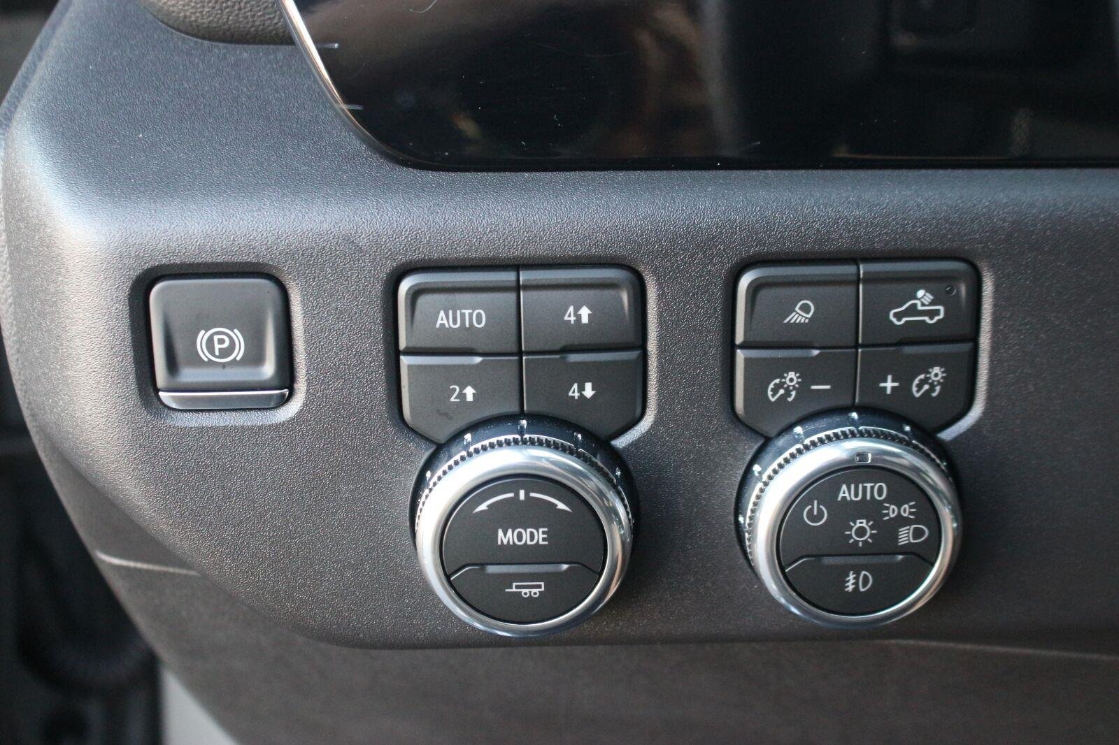 Used 2026 Sterling Metallic GMC SLT image 32