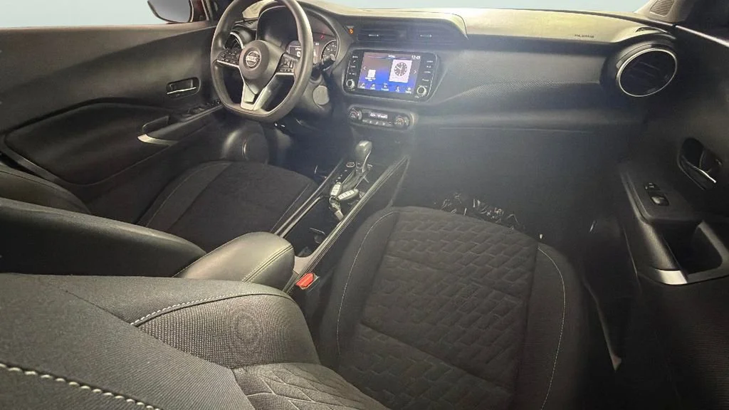 Used 2021 Red Nissan SV Xtronic CVT image 30