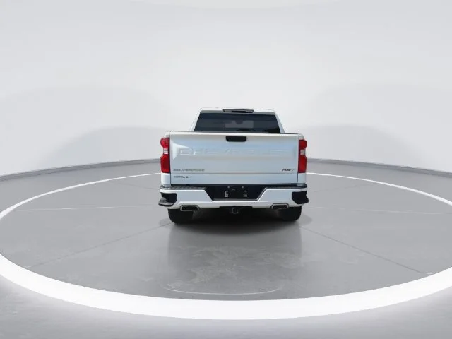Used 2023 White Chevrolet RST image 9