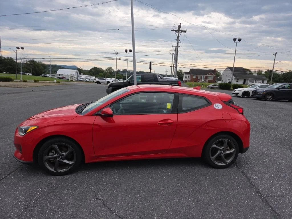Used 2019 Red Hyundai 2.0 image 4