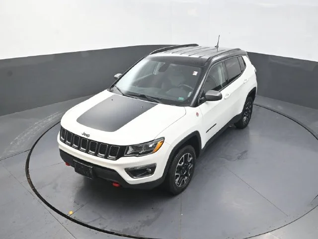 Used 2020 White Jeep Trailhawk image 25