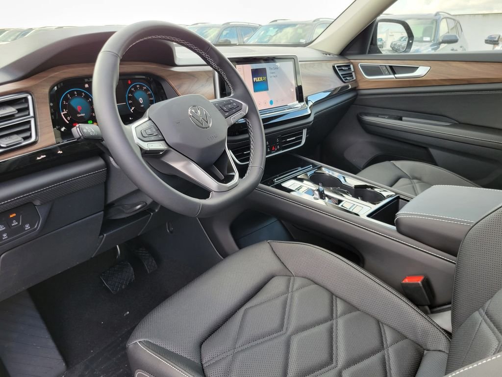 New 2026 Black Volkswagen 2.0T SE w/Technology image 11