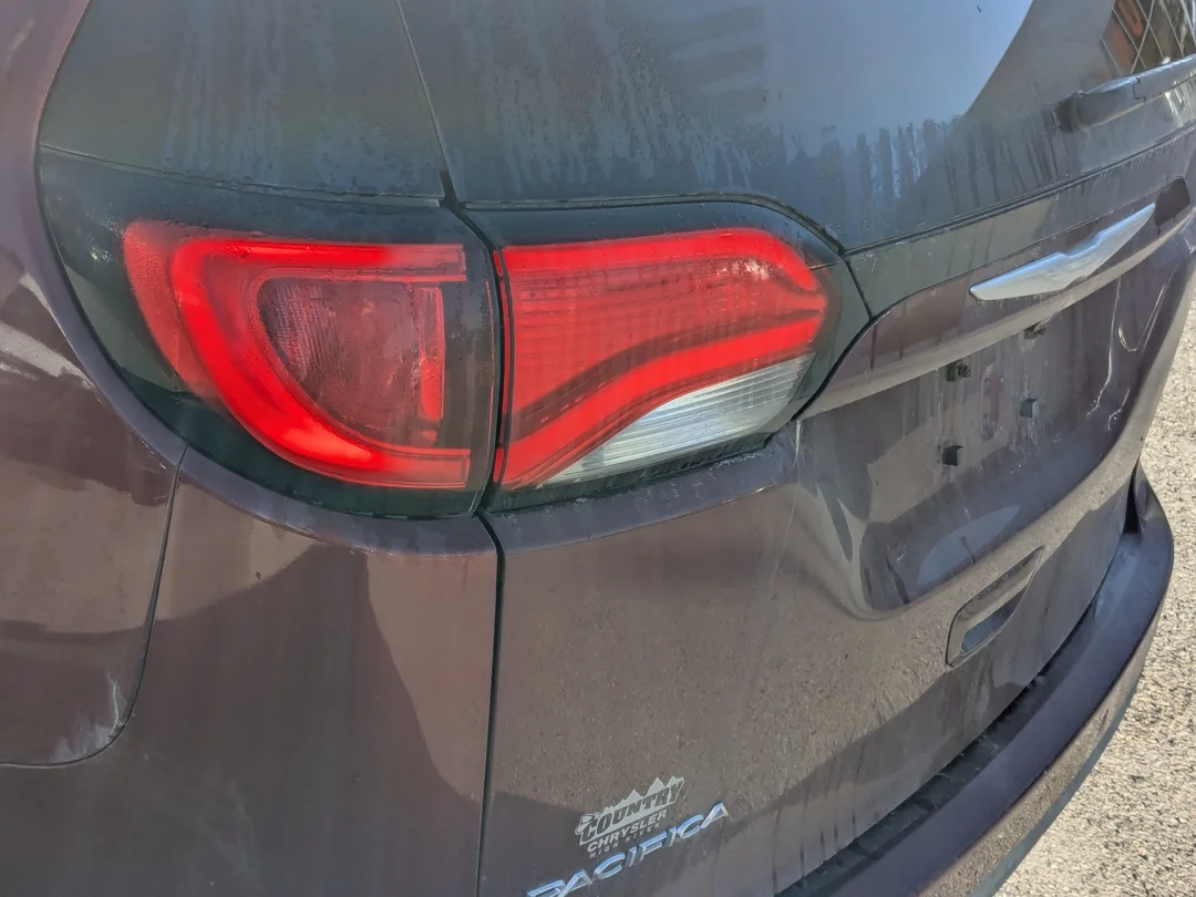 Used 2017 Red Chrysler Touring-L Plus - - FWD - 8.4 Uconnect NAV - 18 Wheels - Remote Start & More! image 11