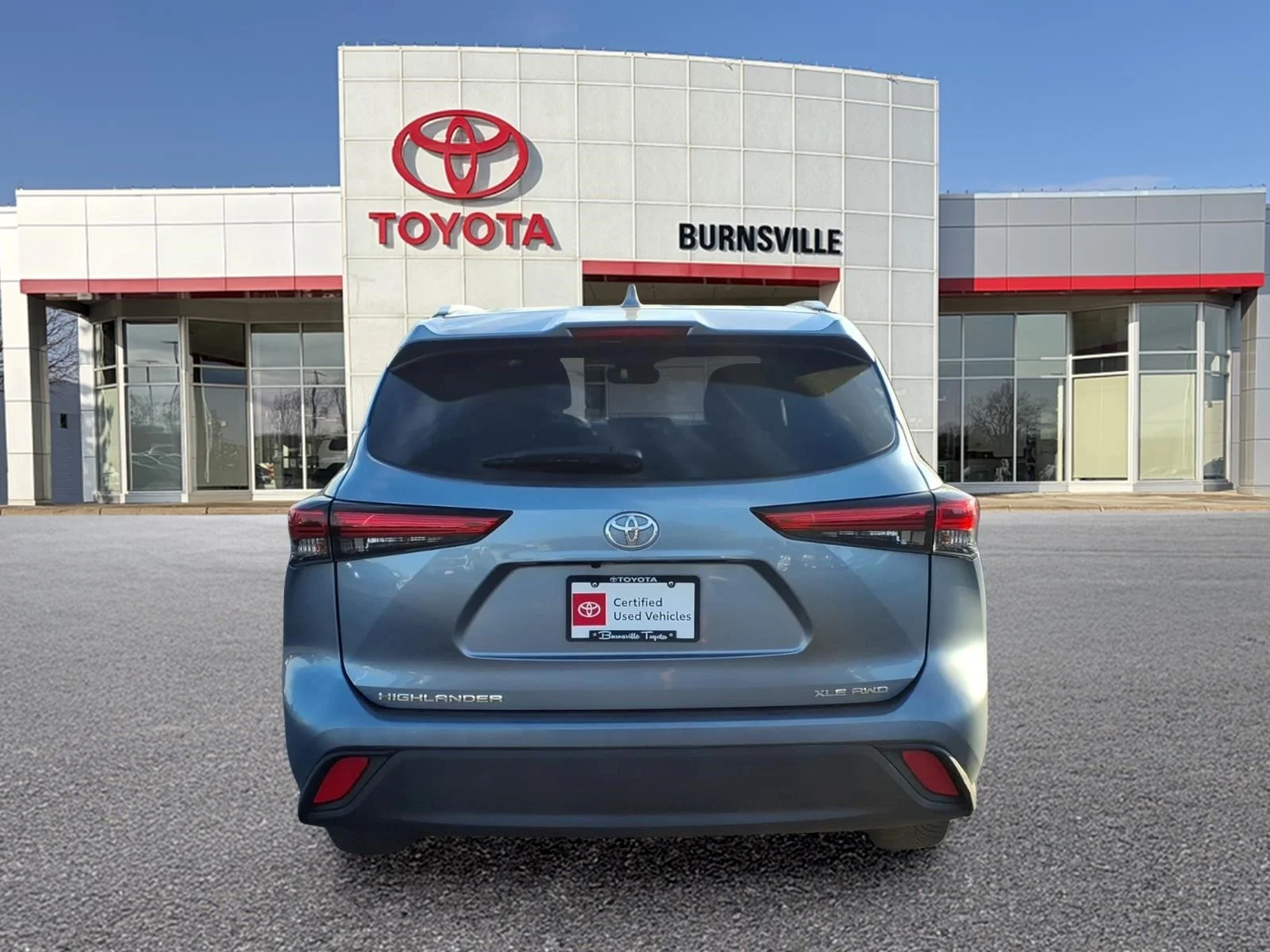 Certified Used 2022  Toyota XLE image 5