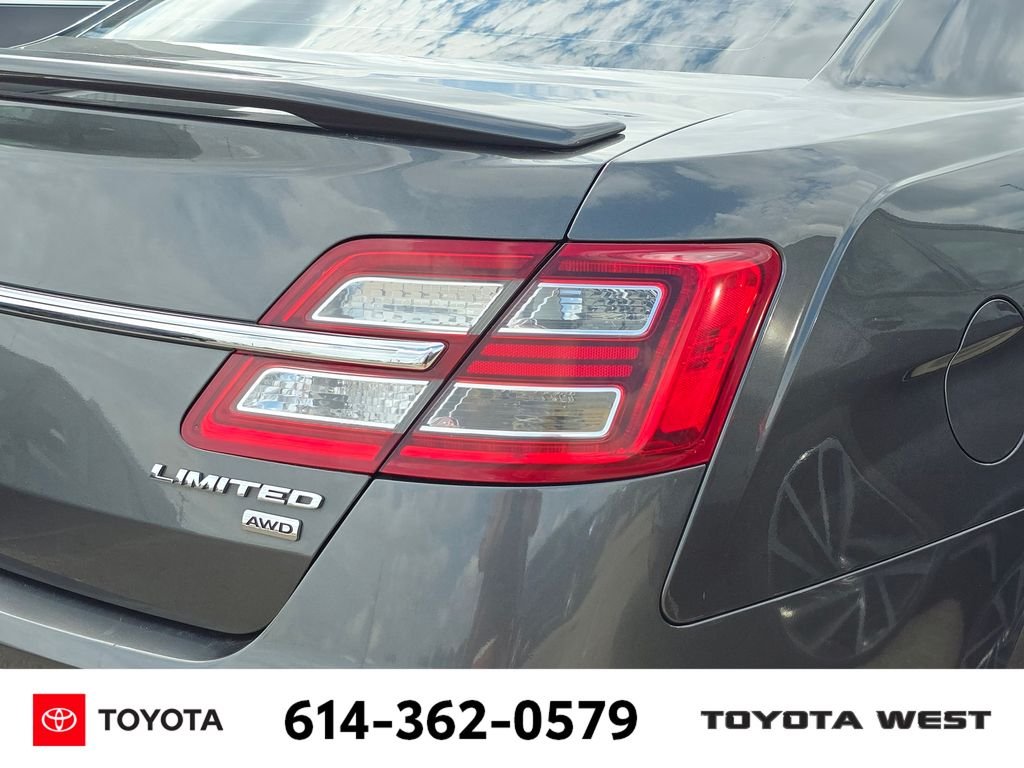 Used 2019  Ford Limited image 8