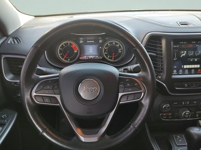 Used 2021 Gray Jeep Latitude Lux image 11