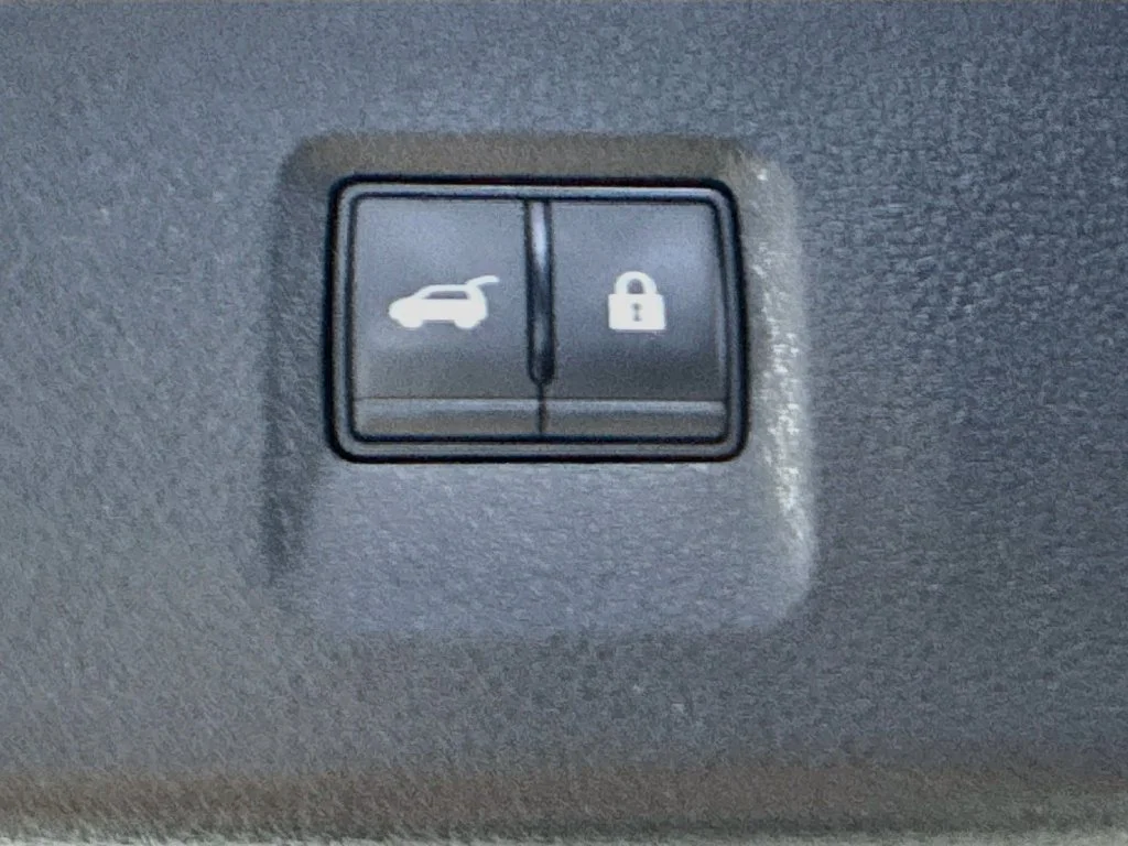Certified Used 2024 White INFINITI LUXE image 36