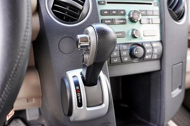 Used 2009 Gray Honda LX image 28