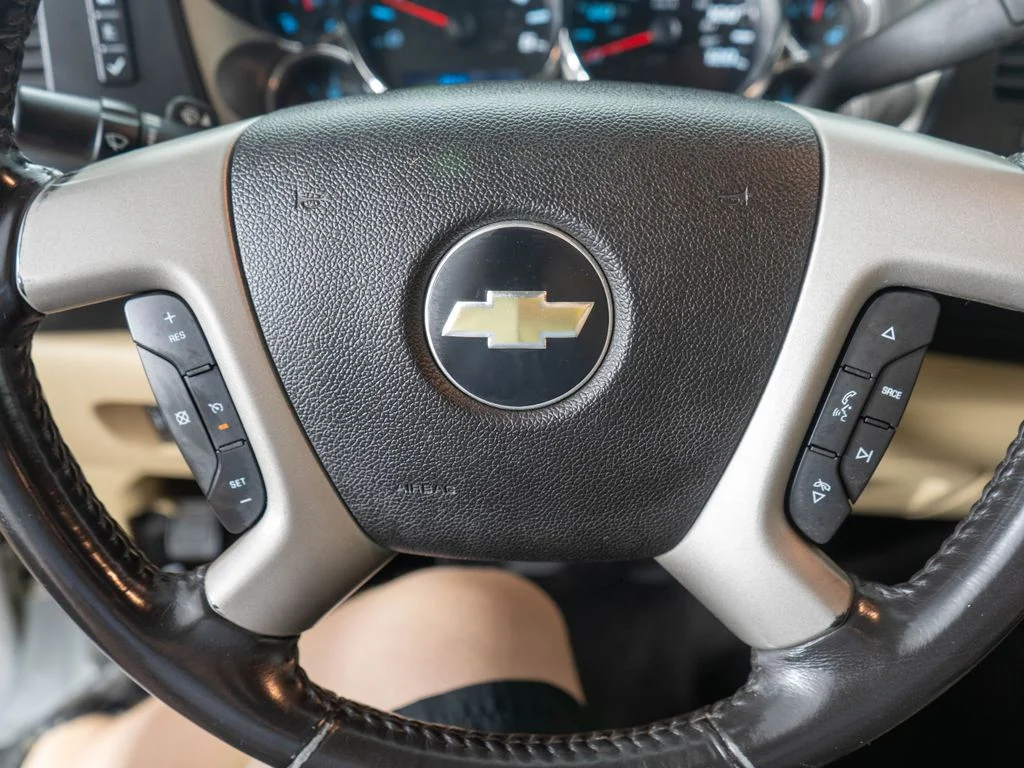 Used 2009 White Chevrolet Work Truck image 14
