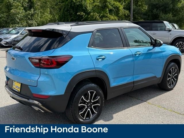 Used 2025 Blue Chevrolet ACTIV image 5