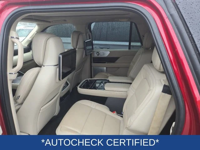 Used 2018 Red Lincoln Reserve image 2