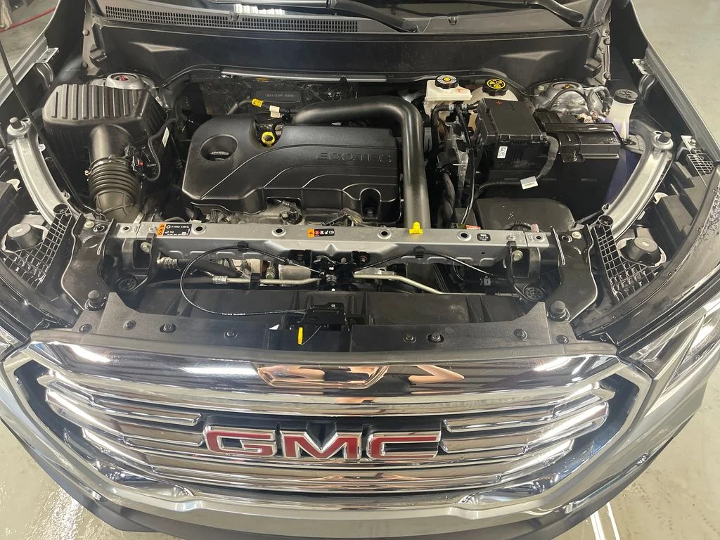 Used 2023 Silver GMC SLT image 10