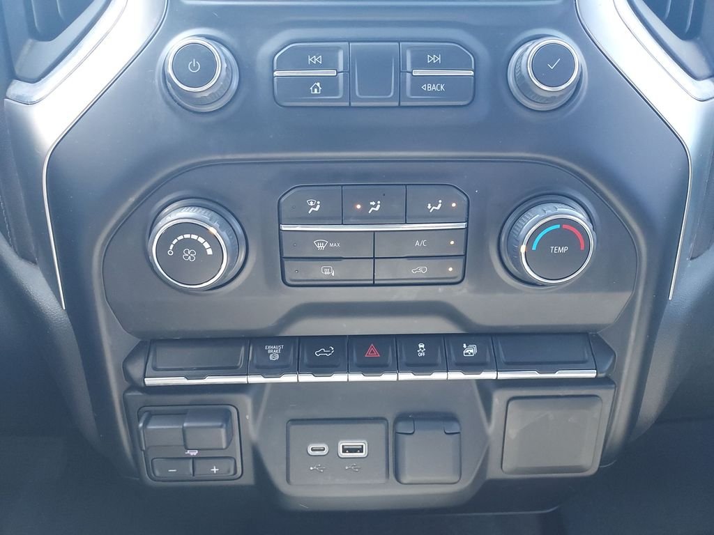 Used 2021 White Chevrolet LT image 24