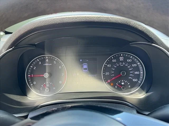 Used 2020 White Kia LXS image 19