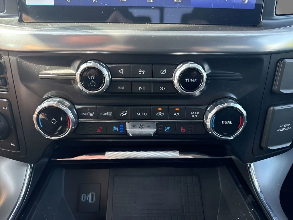Used 2022  Ford XL image 18