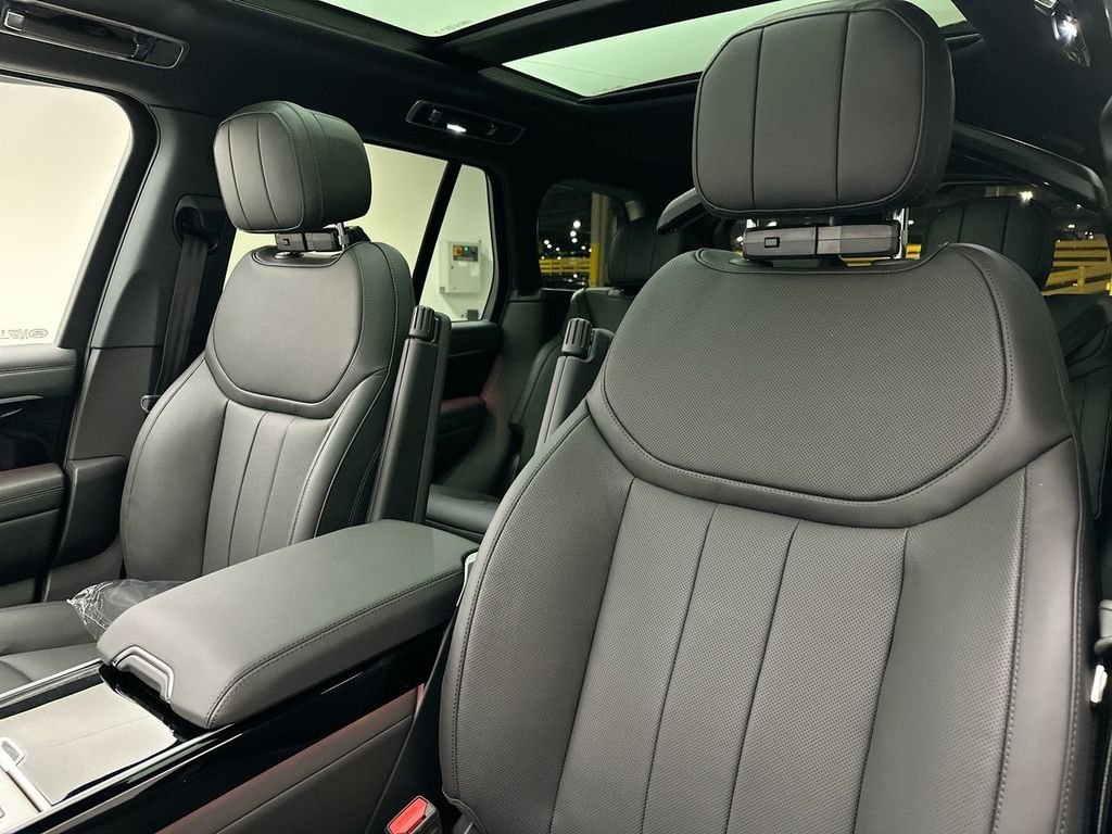 New 2026 Fuji White Land Rover SE image 10